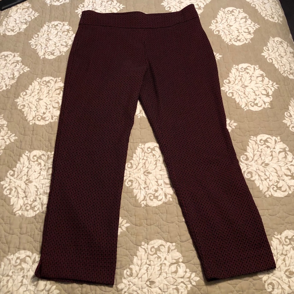 Adorably classy red & black ankle pants